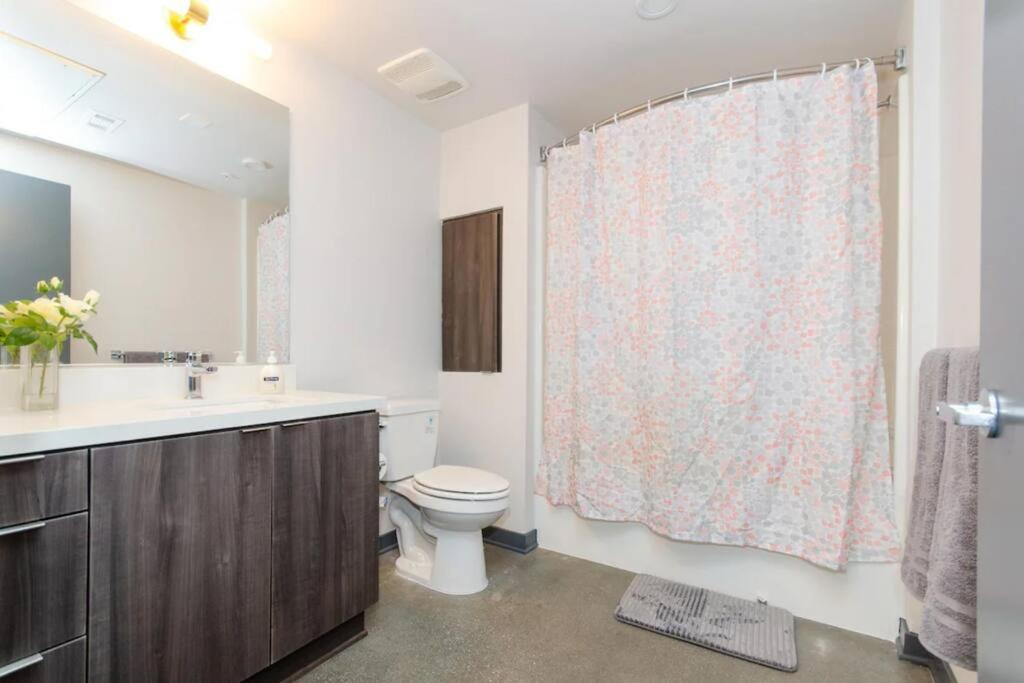Cozy 3bed With Balcony & A Rooftop Pool Los Ángeles